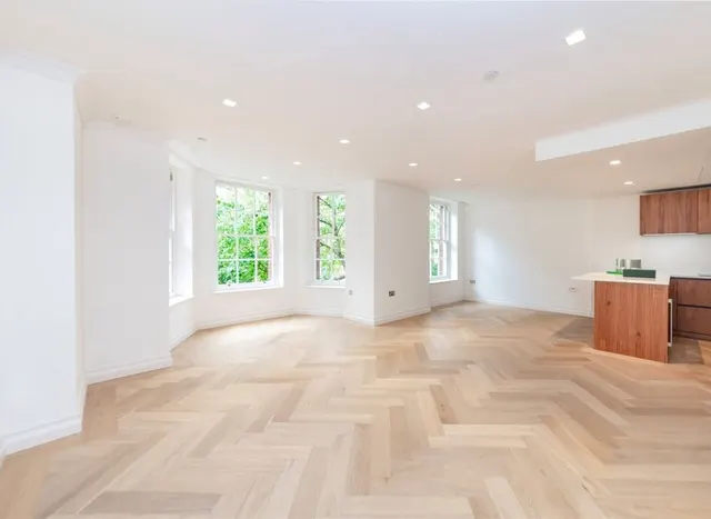 Photo 3 — Kidderpore Avenue, Hampstead, NW3