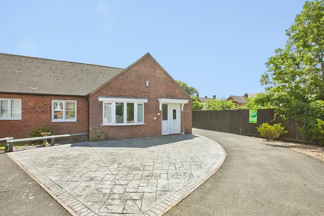 Tilley Green, Newhall, DE11, photo 2