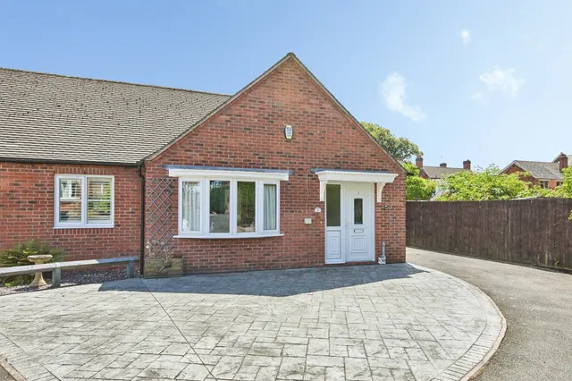 Tilley Green, Newhall, DE11, photo 1