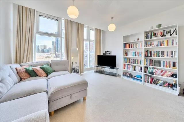Coral Row, London, SW11, photo 1