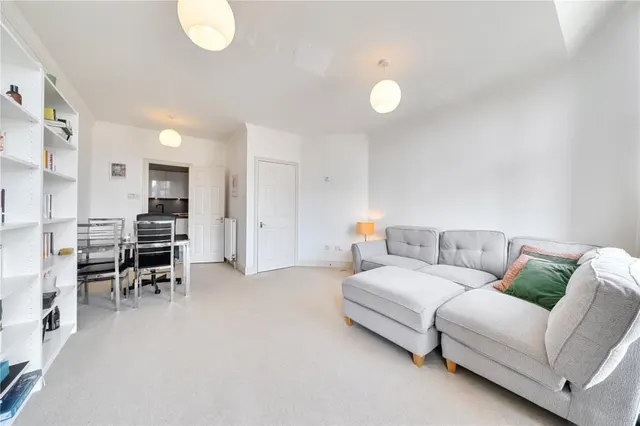 Coral Row, London, SW11, photo 3