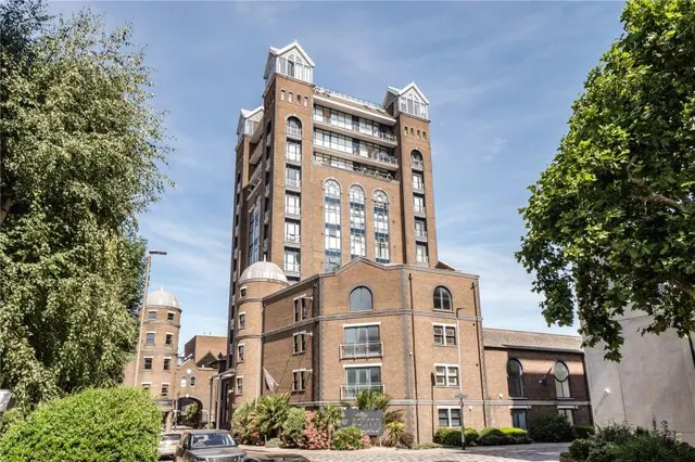 Coral Row, London, SW11, photo 2