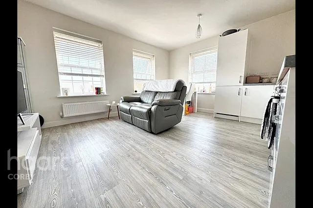 Sandpiper Road, Kettering, NN14, photo 2