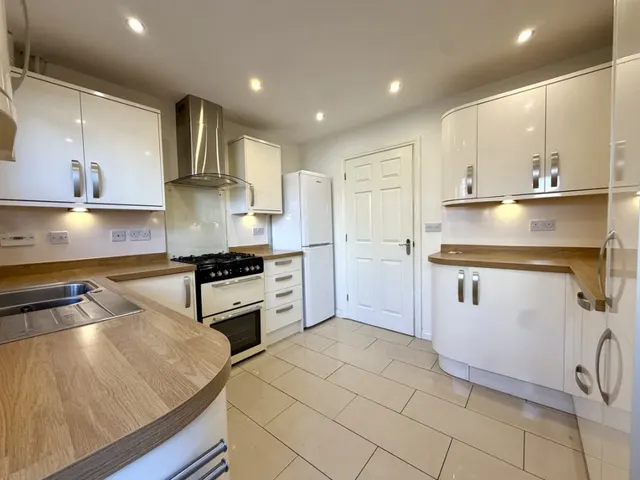 Harris Court, Quakers Yard, CF46, photo 3