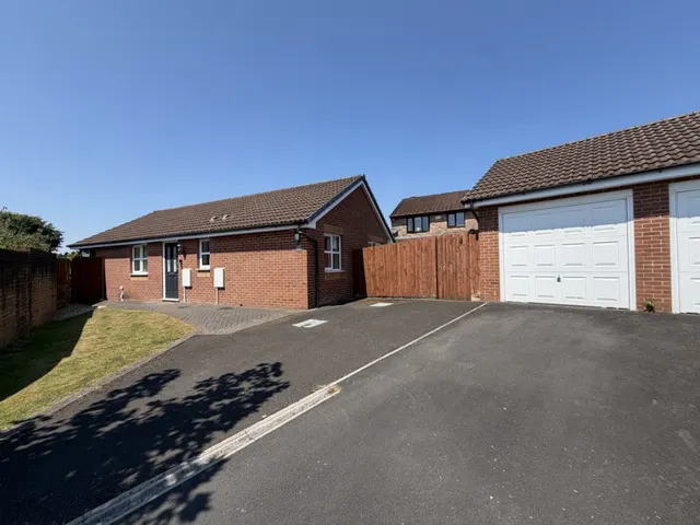 Harris Court, Quakers Yard, CF46, photo 1
