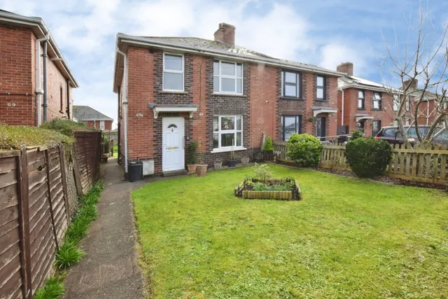 Burnthouse Lane, photo 1