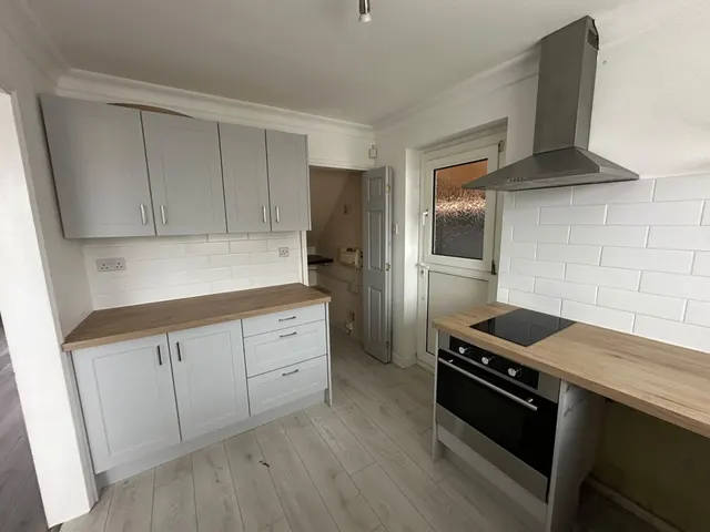 Photo 3 — Melford Drive, Balby, Doncaster