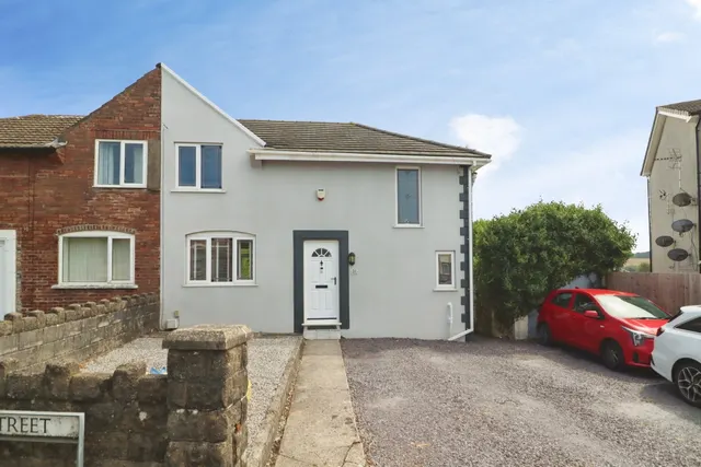 Laing Street, Bridgend, CF33, photo 1