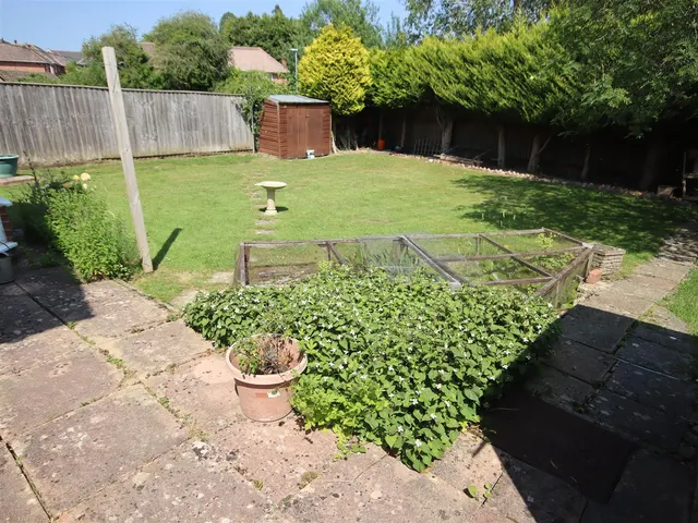 Elm Close, Calne, photo 3