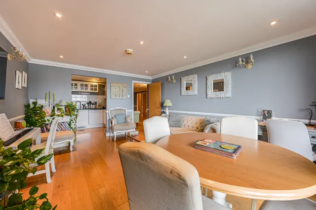 90 Greenfell Mansions, Glaisher Street, London, photo 1