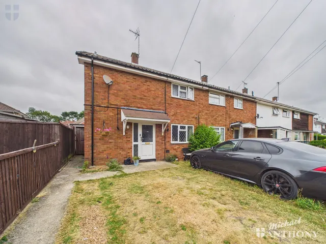 Coniston Green, Aylesbury, HP20 2AJ, photo 1