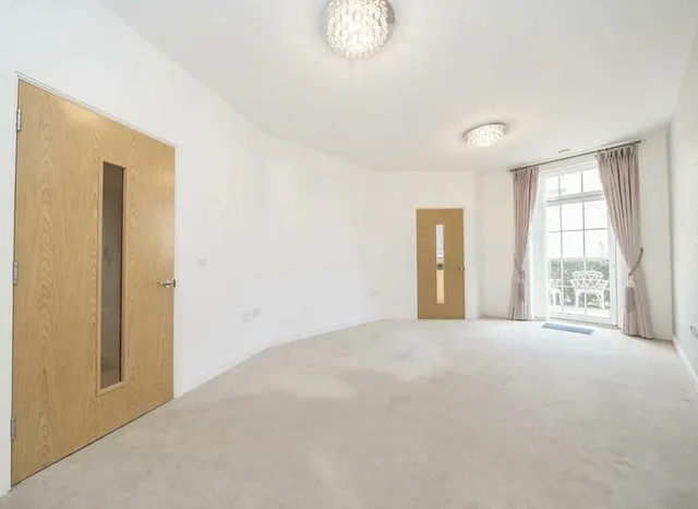 Photo 2 — Twickenham Road, Isleworth, TW7