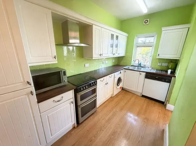 Falmouth Gardens, Ilford, IG4, photo 3