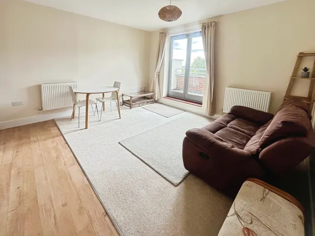 Photo 3 — Idsworth Court, Basingstoke, Hampshire, RG24 9RR