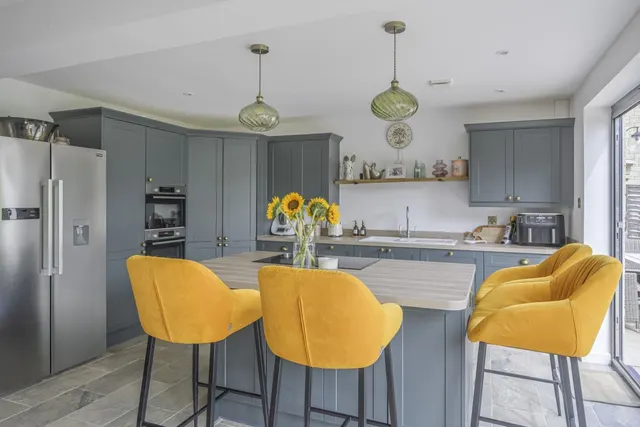 Cirencester Road, South Cerney, GL7, photo 3