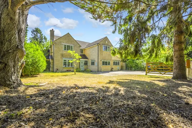 Cirencester Road, South Cerney, GL7, photo 1