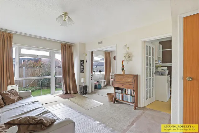 Photo 3 — Faversham Avenue, Chingford