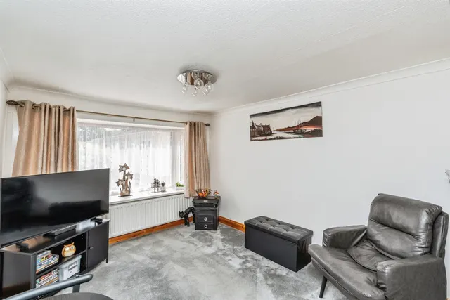 Church Farm Close, Dibden, Southampton, photo 1