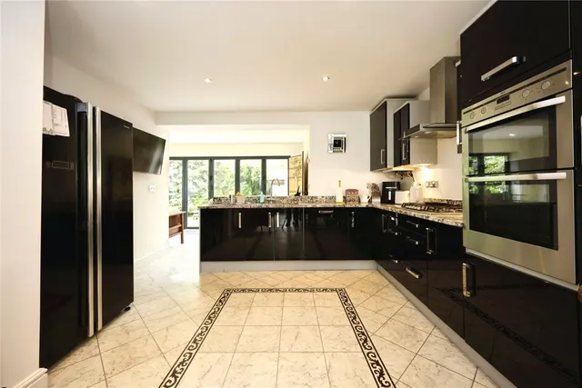 Kestrel Way, Leighton Buzzard, LU7, photo 3
