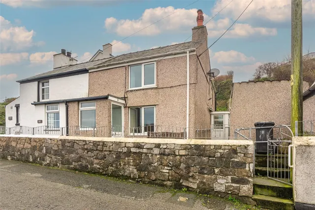 Upper Quay Street, Amlwch, photo 1