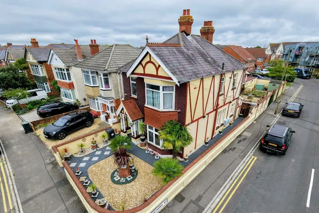 Edgehill Road, Bournemouth, BH9, photo 1