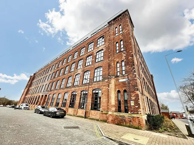 Photo 2 — Elisabeth Gardens, Stockport, Cheshire, SK5 6FW