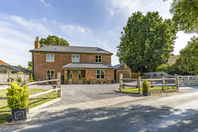 Copse Lane, Hayling Island, PO11, photo 1