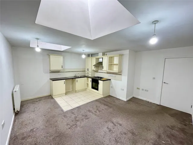 Caxton Court, Burton-on-Trent, DE14, photo 2