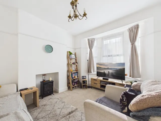 Cedarcroft Road, Beacon Park, PL2, photo 3