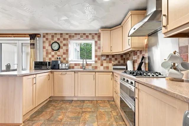 Ulrica Drive, Thurcroft, S66, photo 3