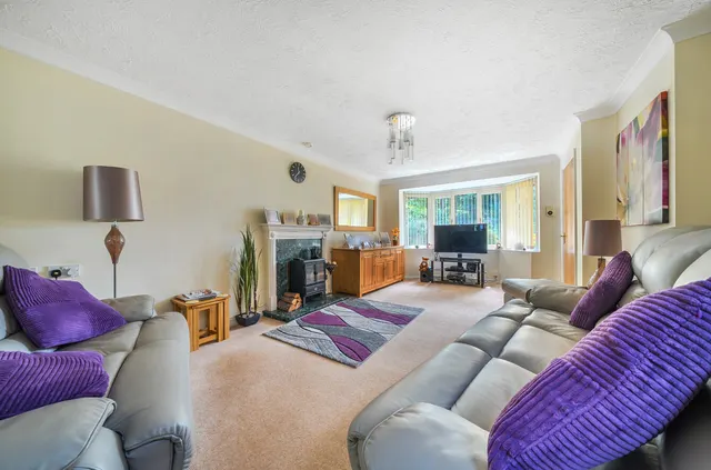 The Leas, Rustington, BN16, photo 3