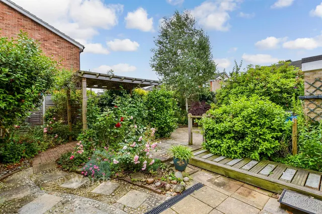 Pembroke Road, Coxheath, ME17, photo 2
