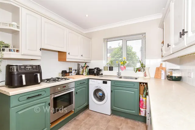 Pembroke Road, Coxheath, ME17, photo 3