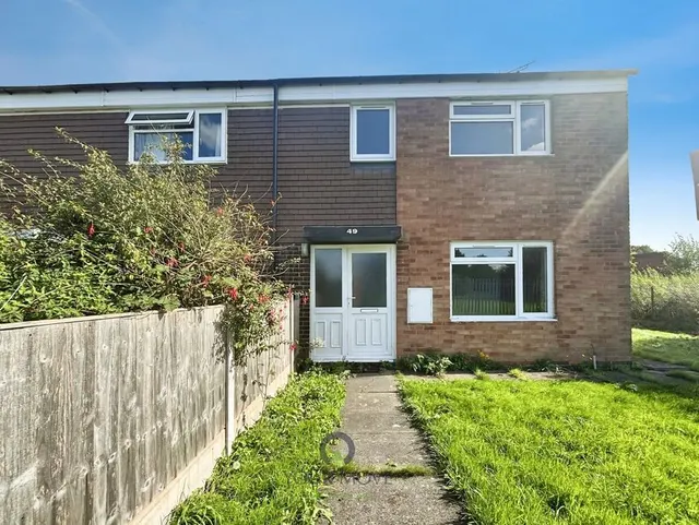 Photo 3 — Shelley Close, Catshill, Worcestershire, B61