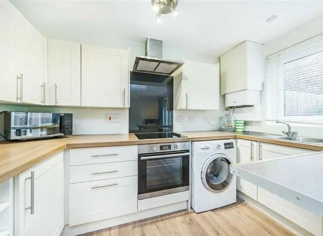 Photo 3 — Windsor Road, Teddington, TW11