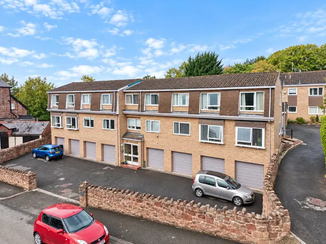 School Hill, Heswall, CH60, photo 1
