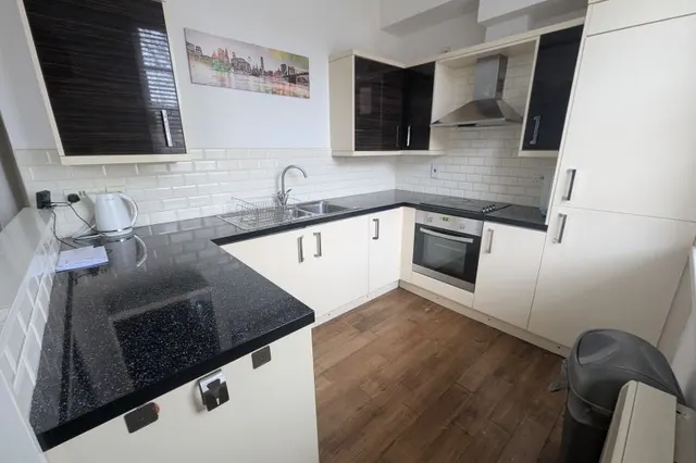 Manor Road, Woodley, SK6, photo 2