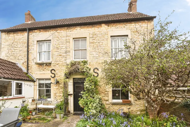 Wood Street, Calne, photo 1