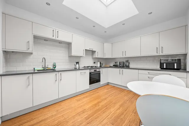 Victoria Road, Harrogate, HG2, photo 3