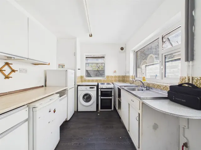 Photo 3 — 133, Fishponds Road, Eastville, Bristol, BS5 6PR