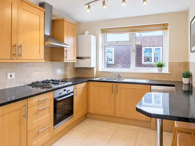 Palmerston Road, N22, photo 2