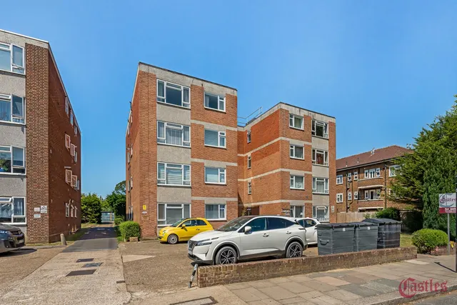 Palmerston Road, N22, photo 1