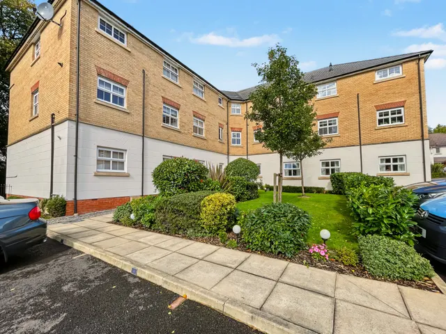 Baytree Court, Prestwich, M25, photo 1