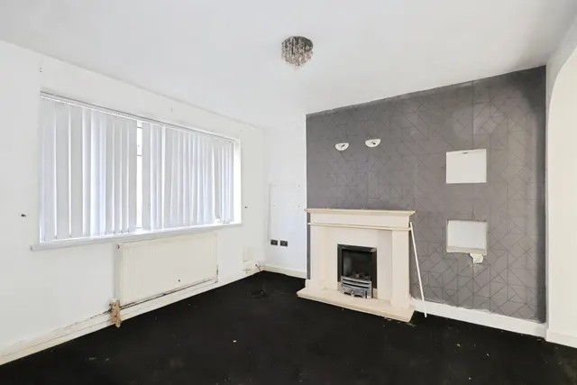 Princess Anne Road, Bilston, WV14, photo 2