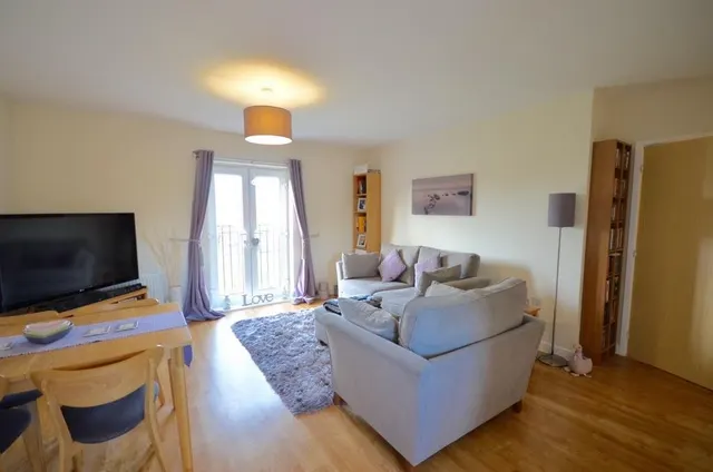 Dodd Road, Watford, photo 1