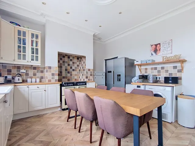 Lynton Terrace, Cleckheaton, BD19, photo 2