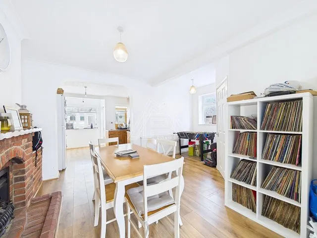 Lowlands Road, Aveley, RM15, photo 2