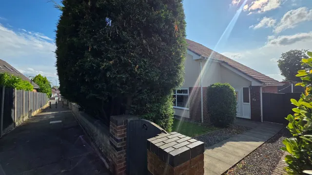 Southover, Westhoughton, BL5, photo 2