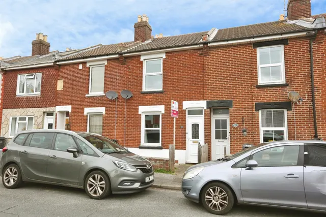 Avery Lane, Gosport, PO12, photo 1