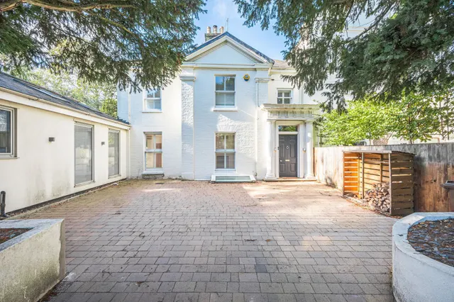 Beautifully Refurbished Early Ninetee, photo 1